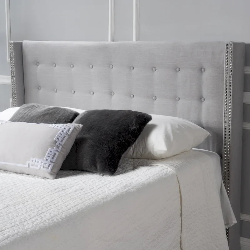 Tête de lit réglable en tissu avec oreilles et garniture cloutée